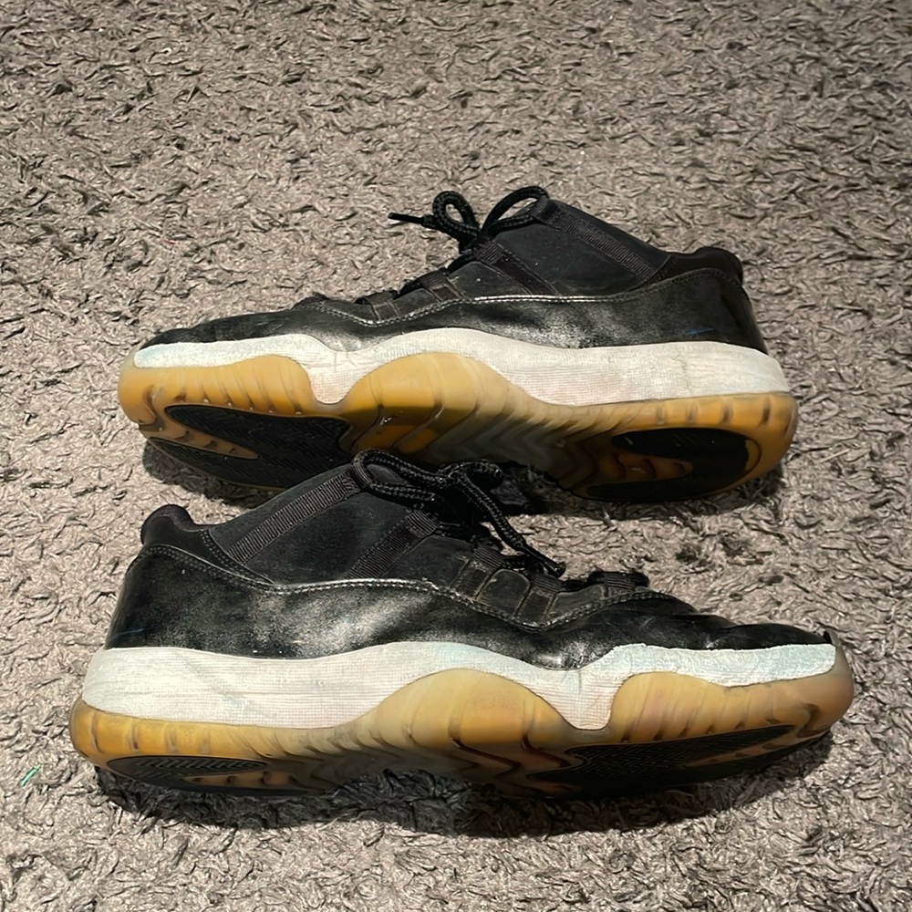 Jordan 11 low barons